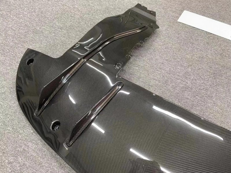 High Quality Fast Delivery Whole Sale Price Dry Carbon Fiber OEM Style Rear Diffuser Body Kits for  720S